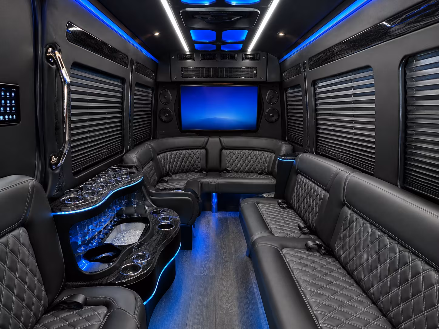 airport transfer shuttle buses for lansing business travelers