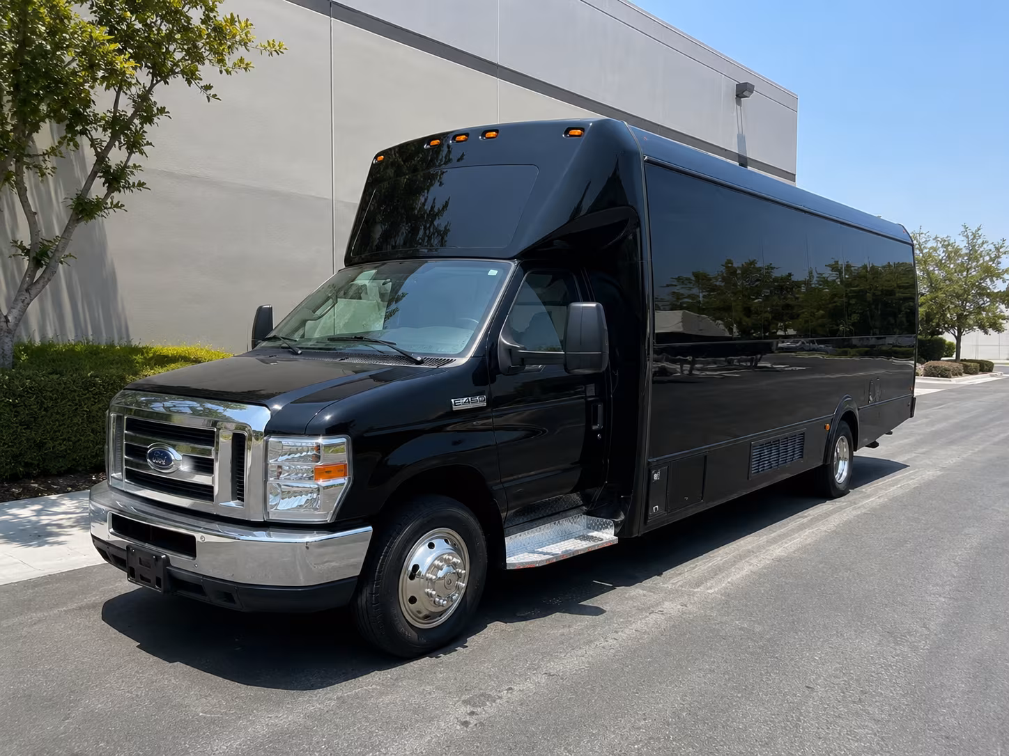 can i book a one way a round trip or a multi day package for a bus rental in lansing