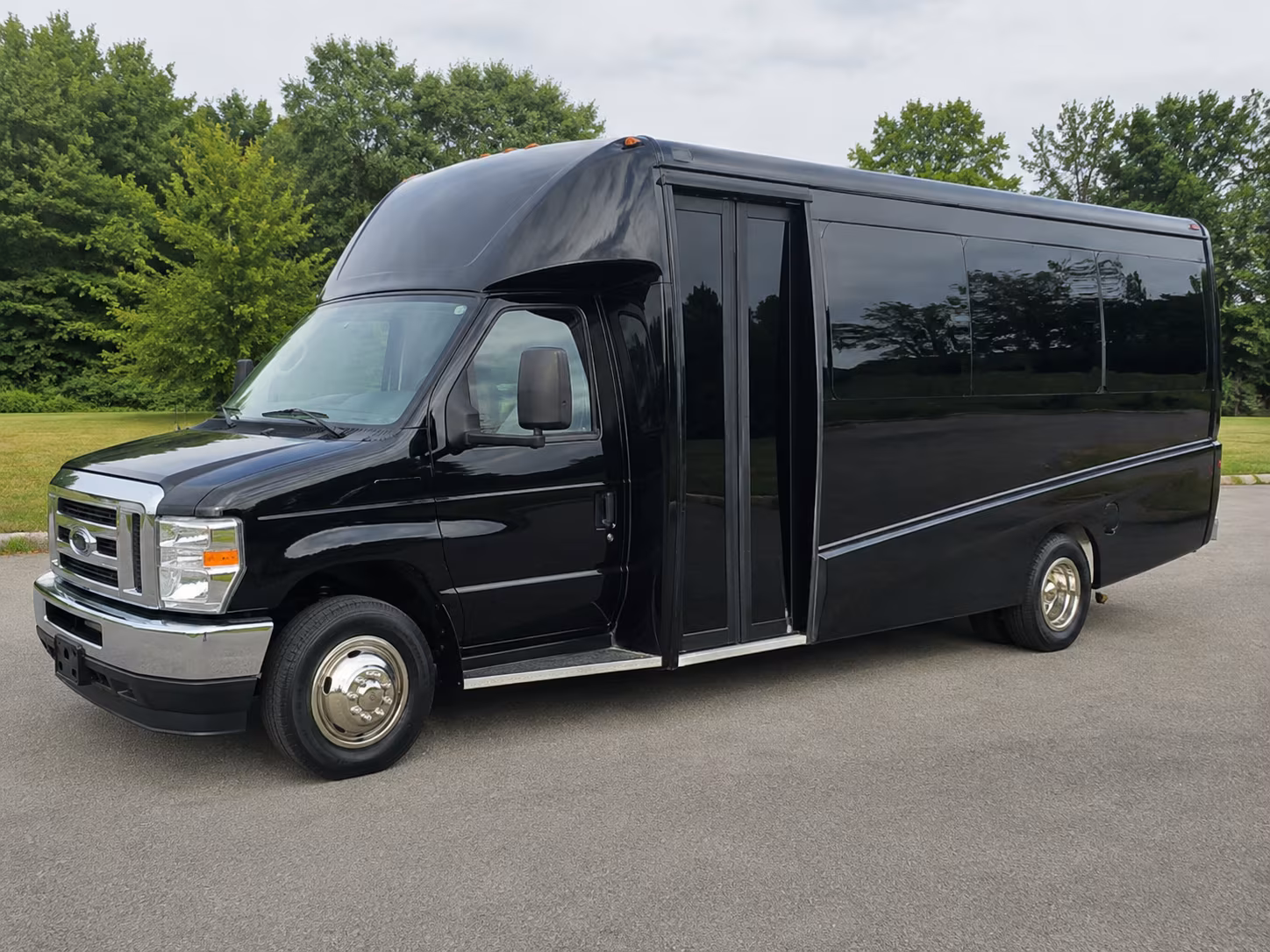 charter buses for museum and science center field trips in lansing