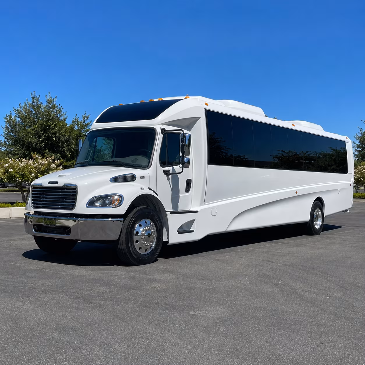 lansing 30 passenger minibus