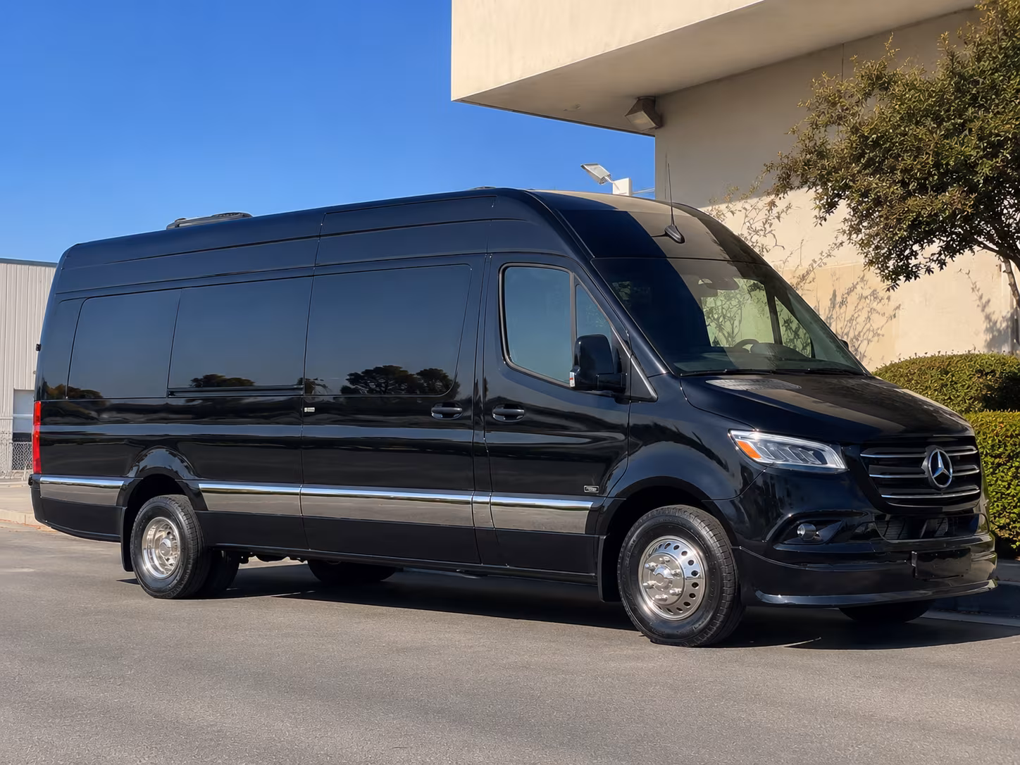 lansing sprinter limousine